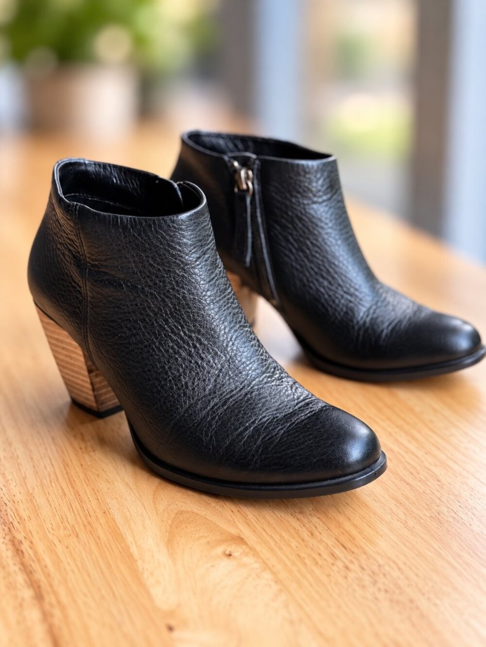 ECCO Black Leather Ankle Booties Size 7 Block Heel Side Zip - Picture 5 of 16